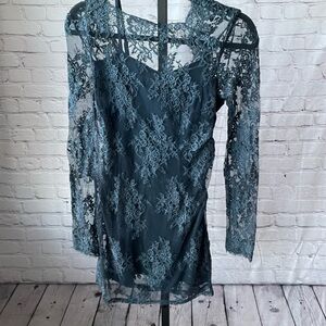 Style Stalker Green Lace Dress with Sleeves Size Small